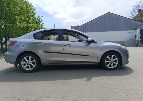 pomorskie Mazda 3 cena 17400 przebieg: 174000, rok produkcji 2009 z Szczecin